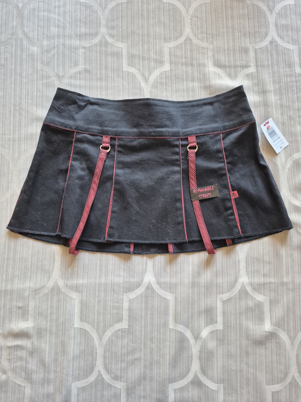 Rare Find Tripp nyc Black Pleayed Mini Skirt with Removable Red Straps